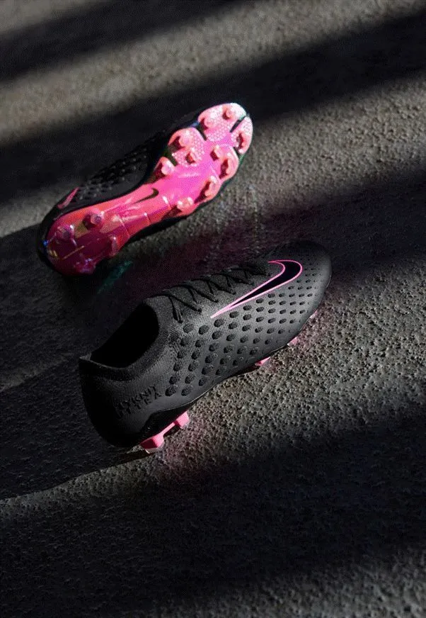 Cấu trúc Flywire và chất liệu Flyknit ôm chân trên giày Nike Phantom Ultra Venom