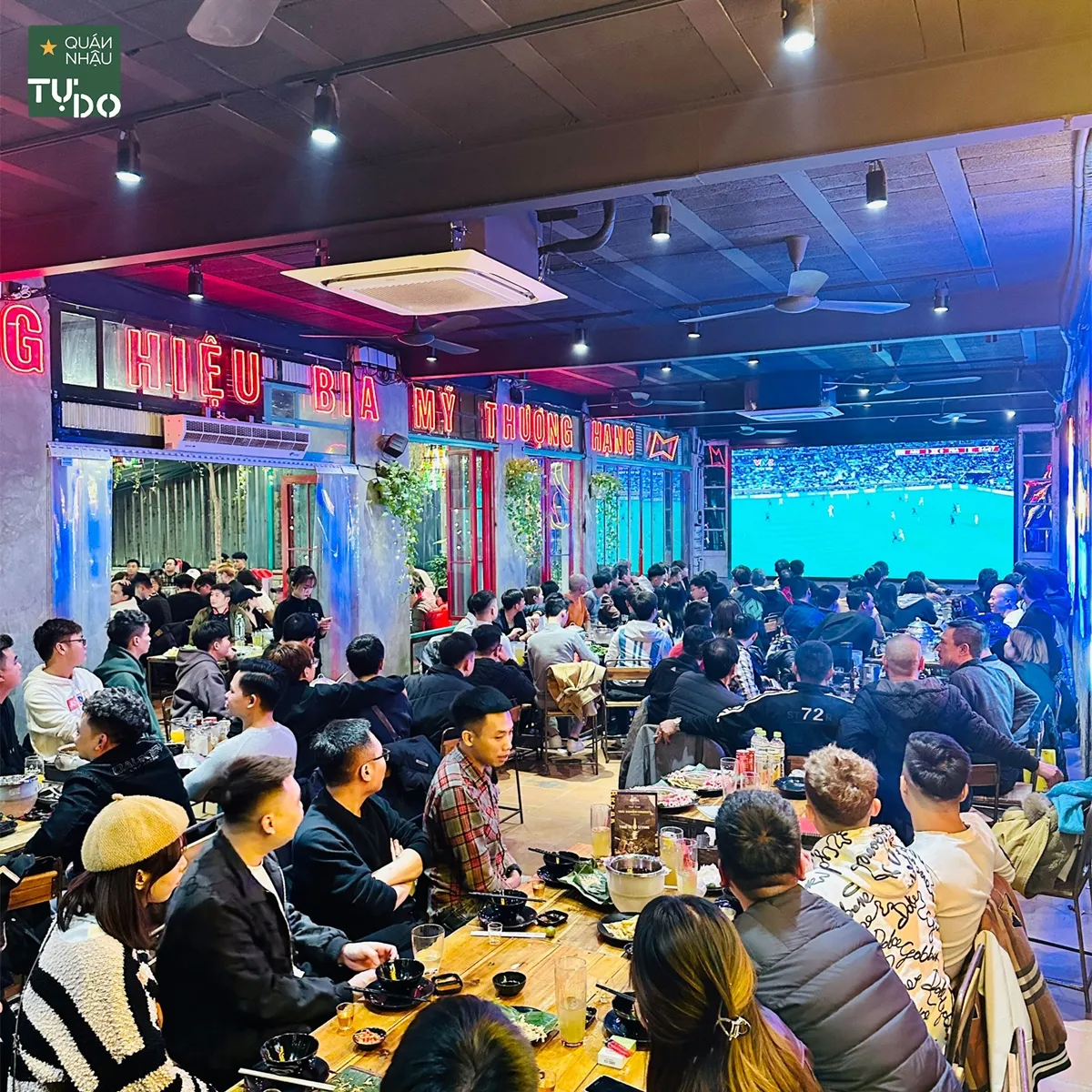 Quán nhậu chiếu trực tiếp các trận đấu bóng đá, không gian xem bóng đá ăn nhậu gì