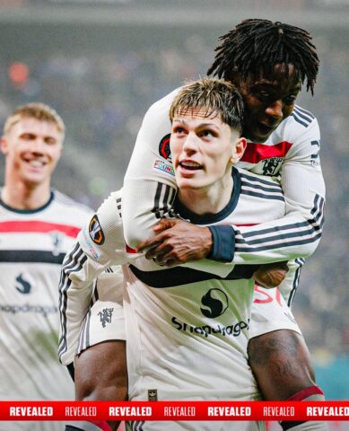 Tối Nay Ăn Gì Xem Bóng Đá? Hướng Dẫn Toàn Diện Từ Món Ngon Đến Kênh Trực Tiếp