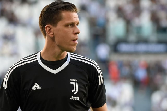 Cầu Thủ Bóng Đá Cần Trang Bị Thuốc Gì Để Đảm Bảo Sức Khỏe Tối Ưu