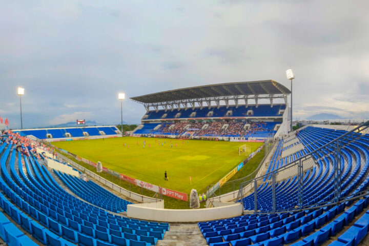 Sân Bóng Đá Tiếng Anh Là Gì? Giải Mã Thuật Ngữ Chuẩn Xác