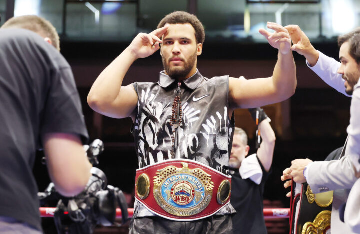 Bể Kèo Trong Tiếng Anh Là Gì: Giải Mã Thuật Ngữ Cá Cược Bóng Đá Chuyên Nghiệp