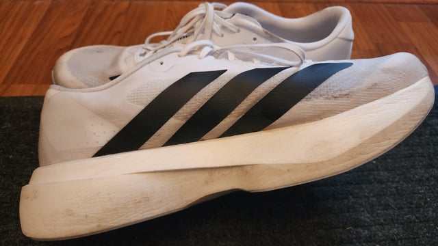 Giày Đá Bóng Cổ Cao Có Tác Dụng Gì? Phân Tích Chuyên Sâu