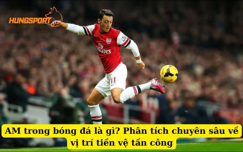 Cầu thủ tiền vệ tấn công (AM) thực hiện đường chuyền quan trọng trong trận đấu, minh họa vai trò kiến tạo chính của vị trí am trong bóng đá là gì.