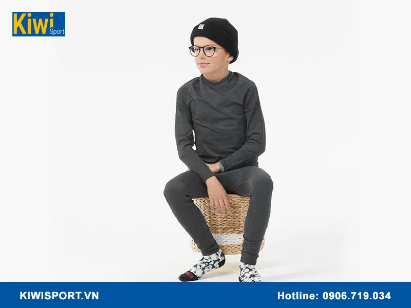 Cách chọn áo giữ nhiệt đá bóng cho trẻ em phù hợp với mọi điều kiện thời tiết để phát huy lợi ích bóng đá