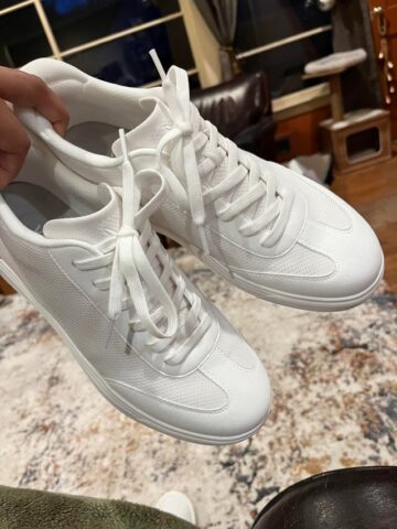 Giày Đá Bóng Trong Tiếng Anh Là Gì: Giải Mã Từ Ngữ Chuyên Sâu