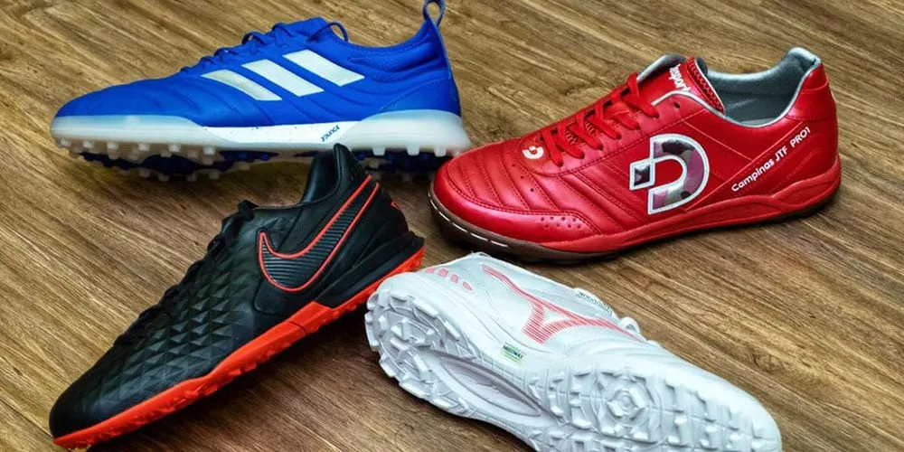 Giày bóng đá đinh dăm TF với đế cao su, đinh nhỏ, phù hợp sân cỏ nhân tạo ngắn