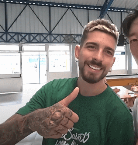 Bóng Gì Không Đá Được: Giải Mã Bí Ẩn Trong Thế Giới Túc Cầu