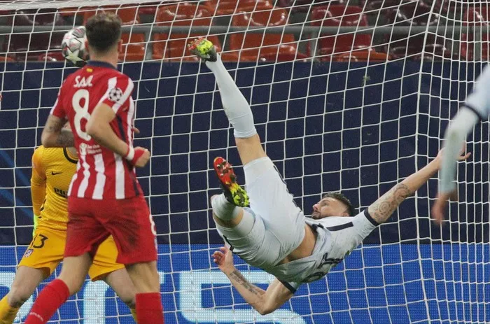 Phân tích nguyên nhân một cầu thủ bị gắn mác chân gỗ trong bóng đá