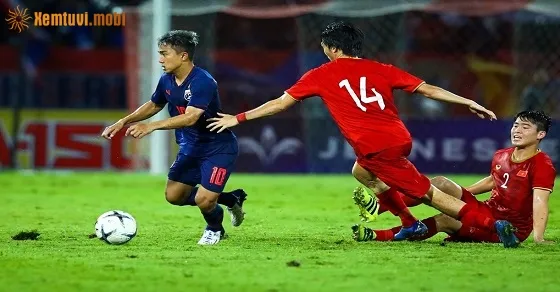 Giải mã mơ thấy đá bóng đánh con gì chuẩn xác nhất