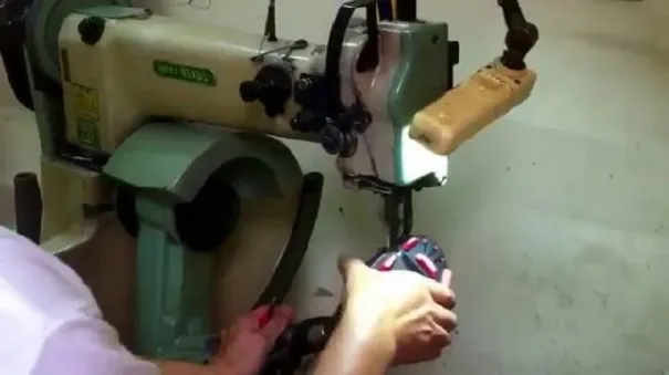 Cách lựa chọn giày đá bóng đã khâu đế hoặc dán keo