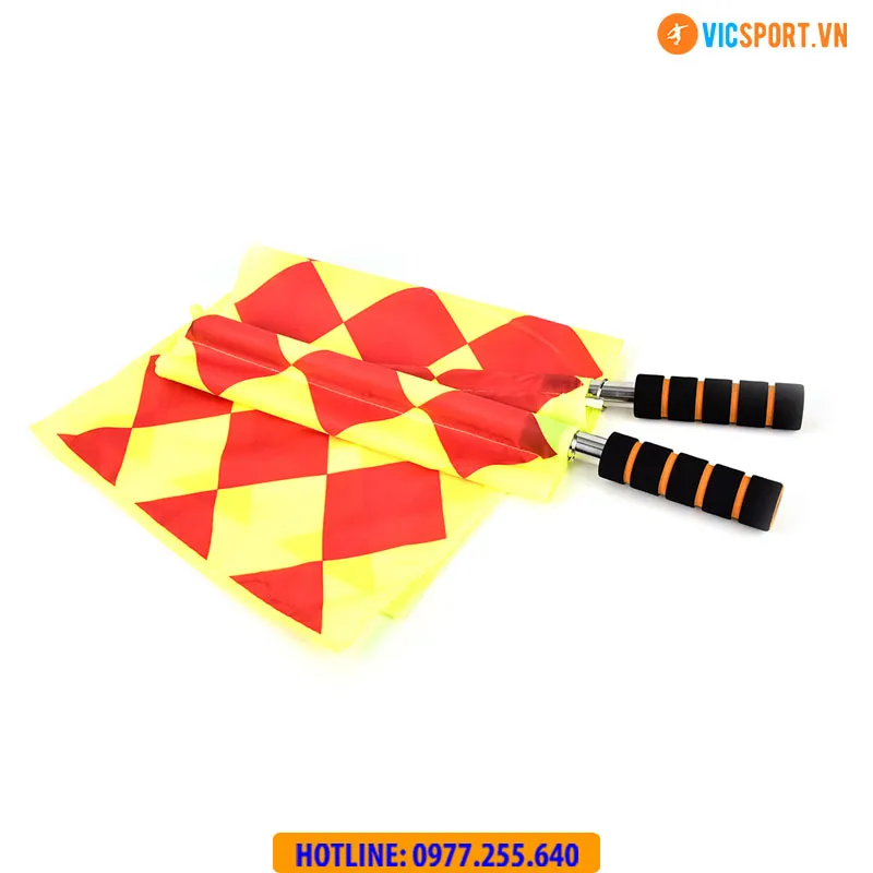 Chất lượng cờ trọng tài biên màu đỏ và vàng đảm bảo độ bền