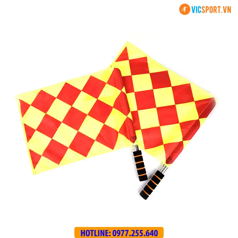 Mẫu cờ trọng tài biên bóng đá thông dụng được nhiều giải đấu sử dụng