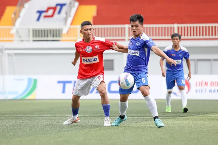 Trận chung kết sôi nổi giữa Sawaco và Sacombank, gợi ý công việc cho người thích bóng đá