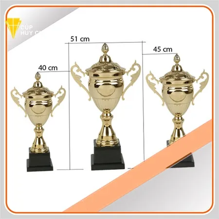 Đội bóng nâng cao cúp vô địch, thể hiện bóng đá có ý nghĩa gì trong việc bảo tồn giá trị truyền thống