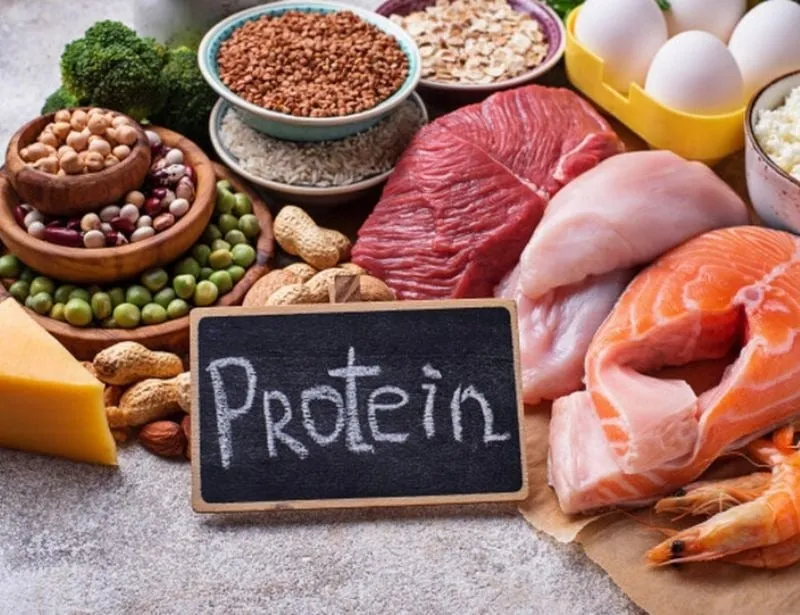 Protein là chìa khóa để cơ bắp phục hồi và phát triển, đá bóng xong nên ăn gì giàu protein