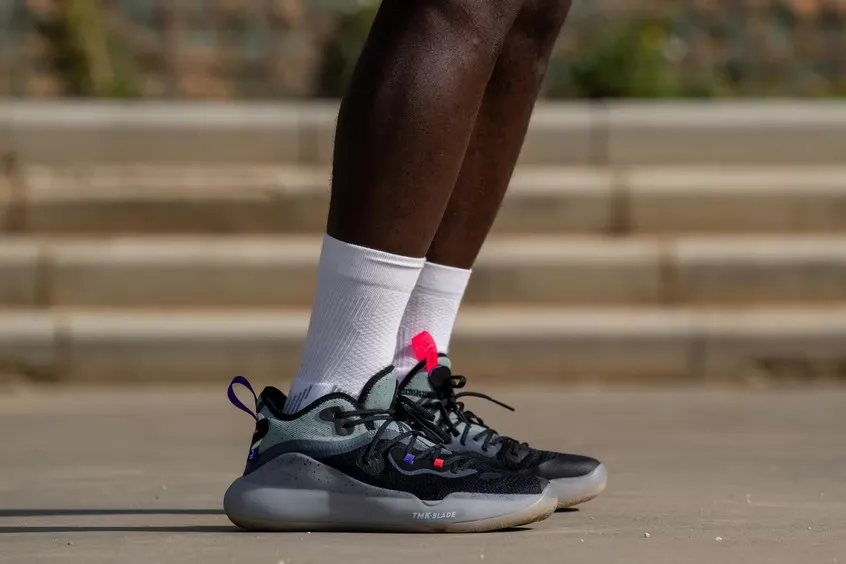 Cấu trúc đế giày với Hyper Reactive 2.0 cải thiện khả năng giảm chấn động và duy trì hiệu suất