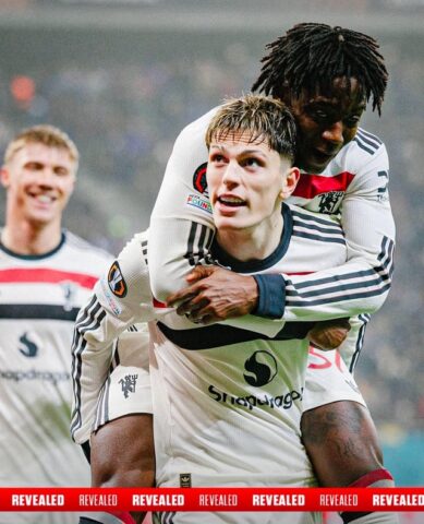 Tối Nay Ăn Gì Xem Bóng Đá? Hướng Dẫn Toàn Diện Từ Món Ngon Đến Kênh Trực Tiếp