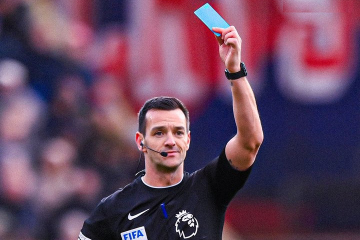 Thẻ Xanh Dương Trong Bóng Đá Là Gì: Quy Định Và Tác Động Mới