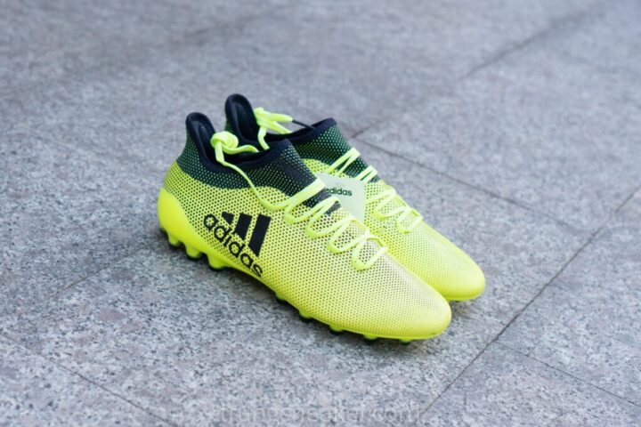 Giày Đá Bóng Tiếng Anh Là Gì? Từ Vựng Chuyên Sâu Cùng Soikeobonghomnay