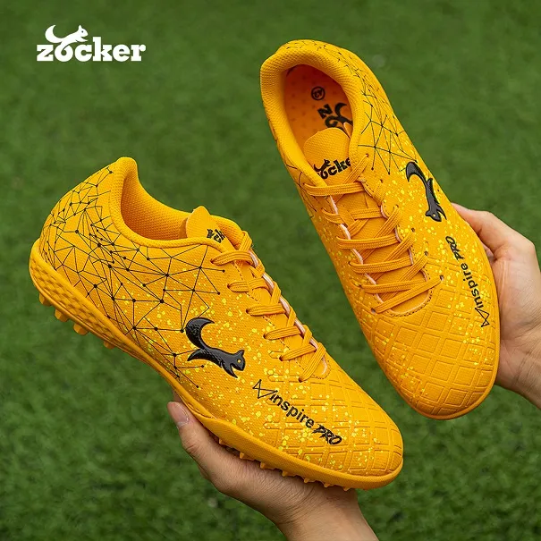 Đường chỉ khâu đế ẩn trên giày đá bóng chính hãng