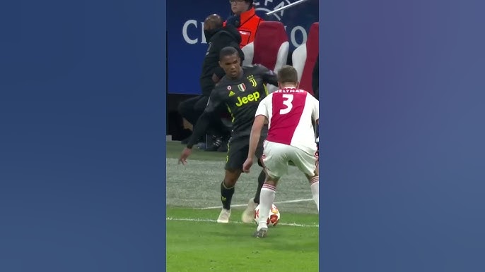 Nutmeg Là Gì Trong Bóng Đá? Giải Mã Kỹ Thuật Đỉnh Cao Từ A-Z