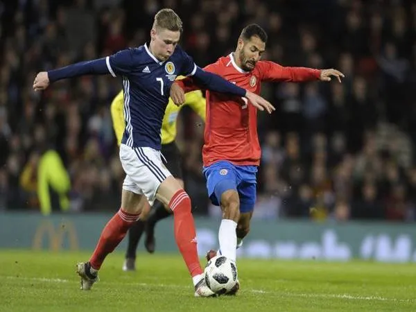 sw trong bóng đá là gì và các nhiệm vụ quan trọng của vị trí Libero trong chiến thuật phòng ngự