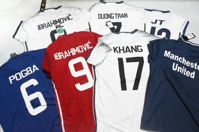 Quần áo bóng đá