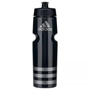 Bình nước thể thao cần thiết khi đá bóng