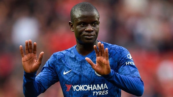 N'Golo Kanté, tiền vệ phòng ngự di chuyển rộng