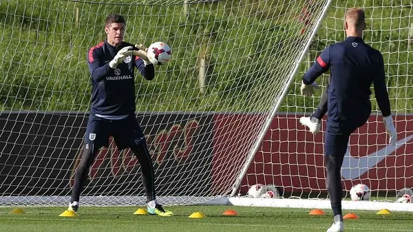 ky-thuat-phong-thu-co-bong-thu-mon