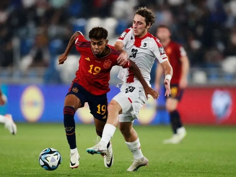 Bóng đá trở thành môn thể thao vua được ưa chuộng