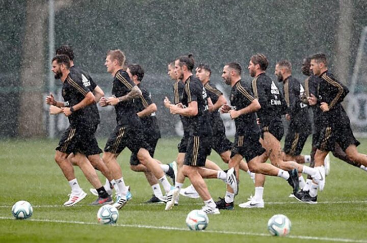 Môn Thể Thao Bóng Đá Là Gì? Toàn Tập Về Túc Cầu Vua