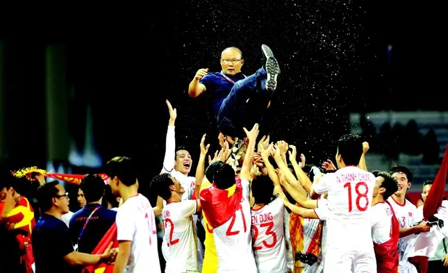 Một HLV Park Hang-seo giàu cảm xúc chia sẻ về bóng đá Việt Nam và tương lai hợp đồng của ông