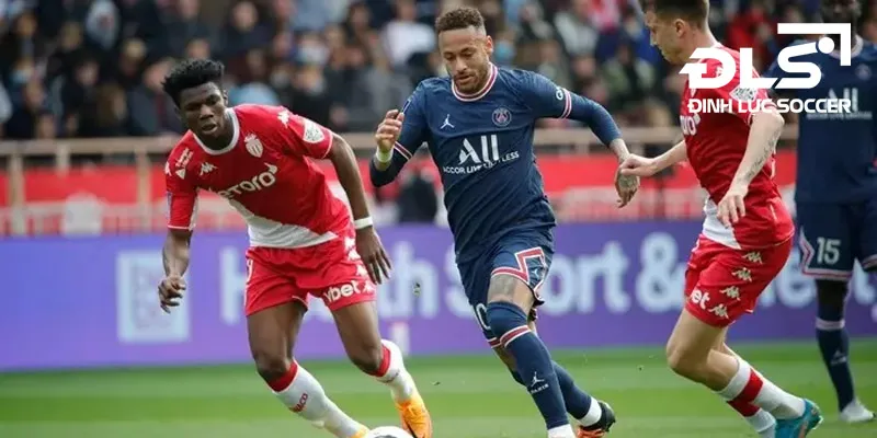 Tổng quan về pressing bóng đá là gì và sự phối hợp giữa các vị trí trên sân