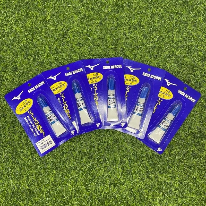 Các loại keo dán giày đá bóng chuyên dụng giúp sửa chữa hiệu quả