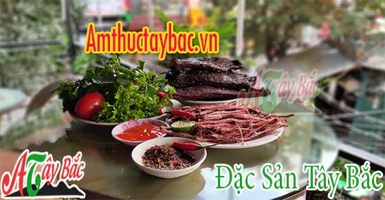 Thịt trâu gác bếp là món ăn không thể thiếu khi bạn xem bóng đá