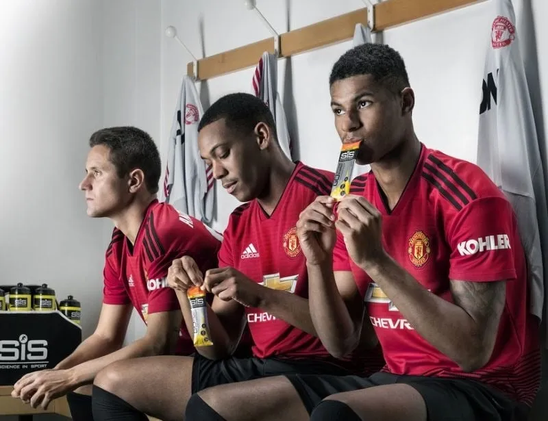 Danh sách những thực phẩm cầu thủ không nên ăn trước khi đá bóng để tránh ảnh hưởng tiêu hóa