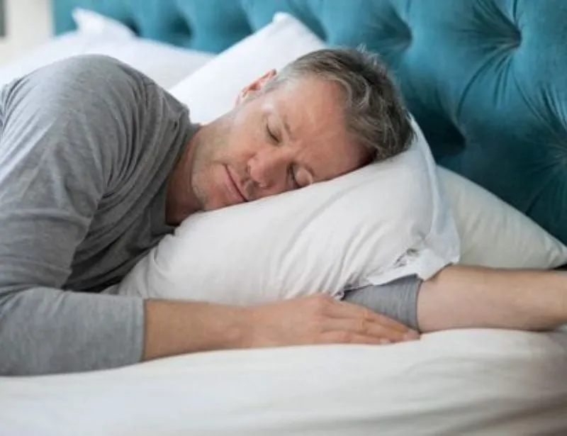 Giấc ngủ sâu và đủ giấc giúp phục hồi cơ thể, chuẩn bị tinh thần tốt nhất để đá bóng.