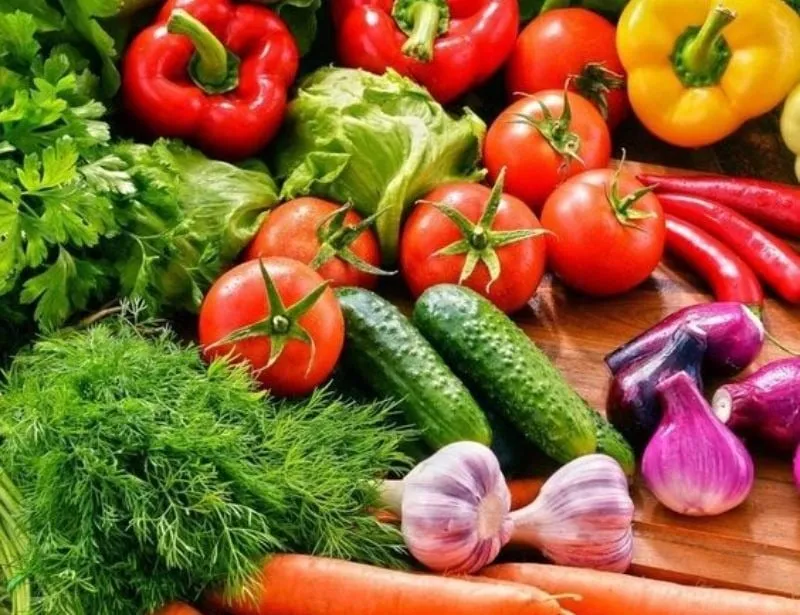 Bữa ăn khoa học giàu dinh dưỡng giúp cầu thủ duy trì năng lượng và sức bền trước khi đá bóng.