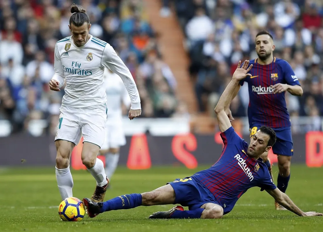 Vị Trí Libero Trong Bóng Đá Là Gì: Giải Mã Hậu Vệ Quét Đa Năng