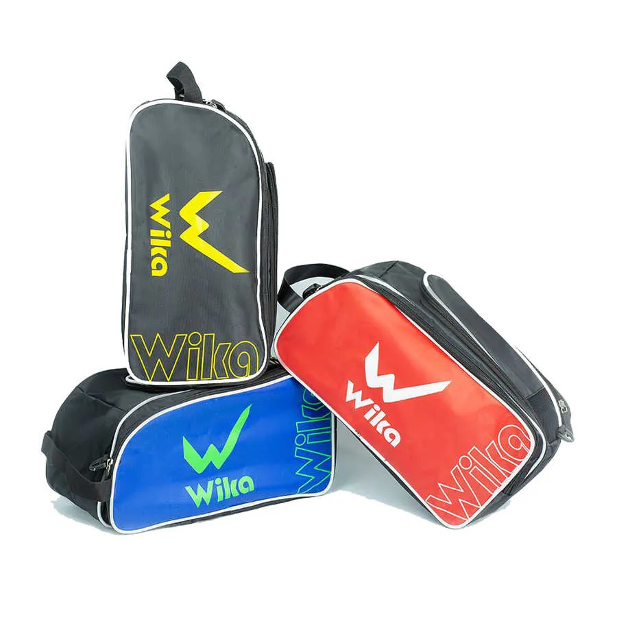 Túi hai ngăn Wika giúp phân loại đồ bẩn sạch khi nên mang gì khi đi đá bóng