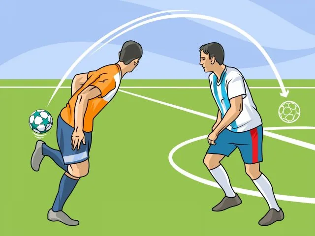 Cầu thủ đang uống nước khi đá bóng để hydrat hóa và duy trì hiệu suất thể thao trên sân cỏ