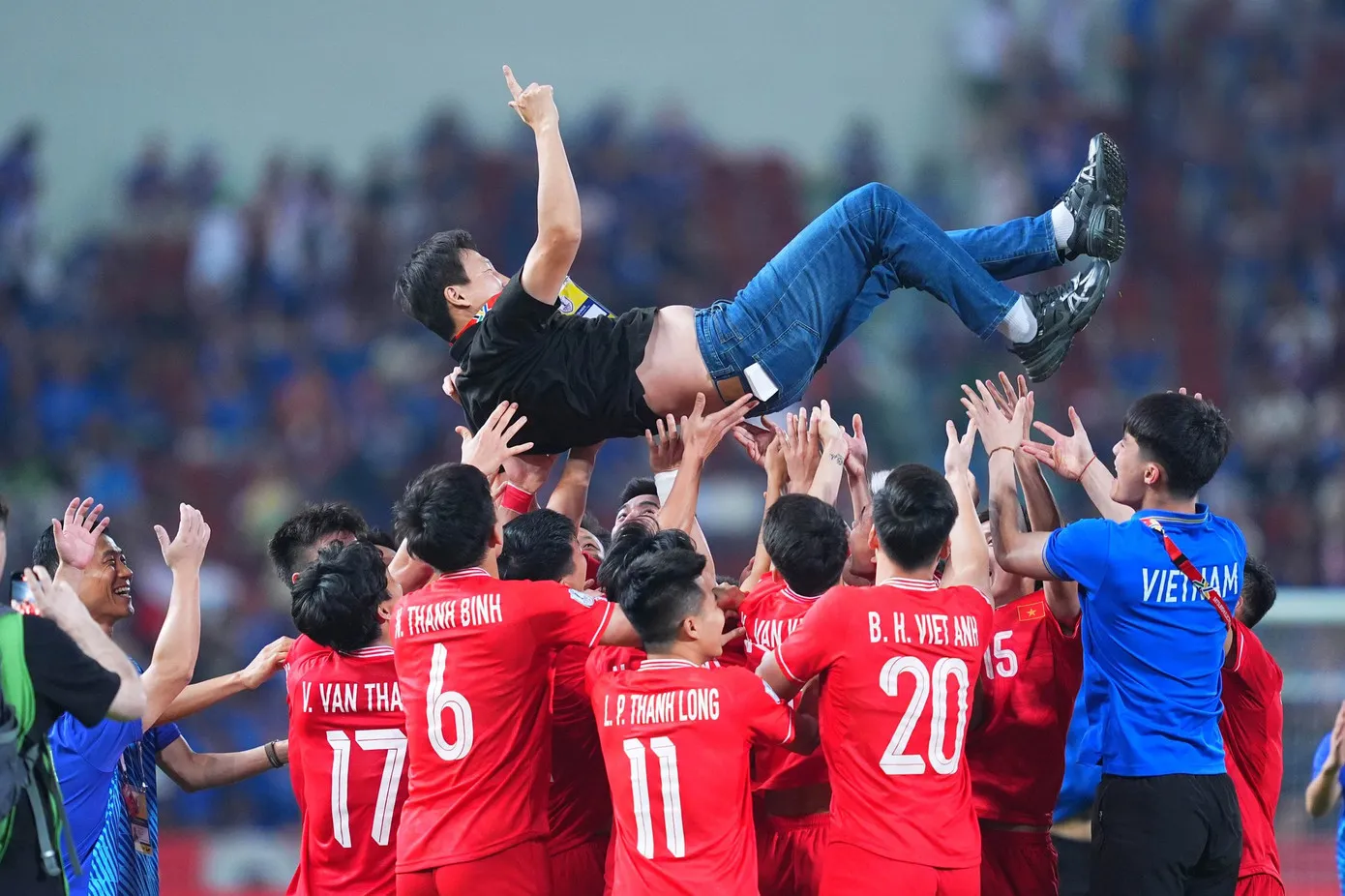 Báo Hàn Quốc Nói Gì Về Bóng Đá Việt Nam: Thành Công Dưới Triều Đại HLV Kim