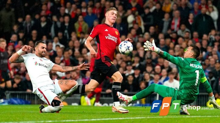 Cầu thủ thực hiện động tác phá bẫy việt vị