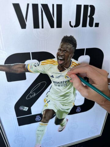 Áo Bóng Đá Tiếng Anh Là Gì? Toàn Tập Về Trang Phục Cầu Thủ