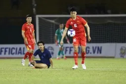 Pha Tranh Chấp Quyết Liệt Giữa Cầu Thủ Việt Nam Và Campuchia Trên Sân