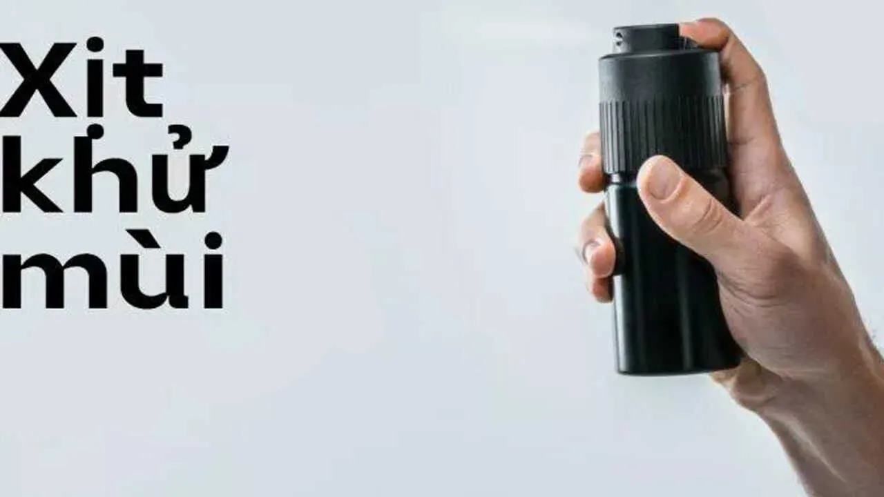 Xịt khử mùi là một vật dụng hữu ích nên mang gì khi đi đá bóng sau trận bóng đá