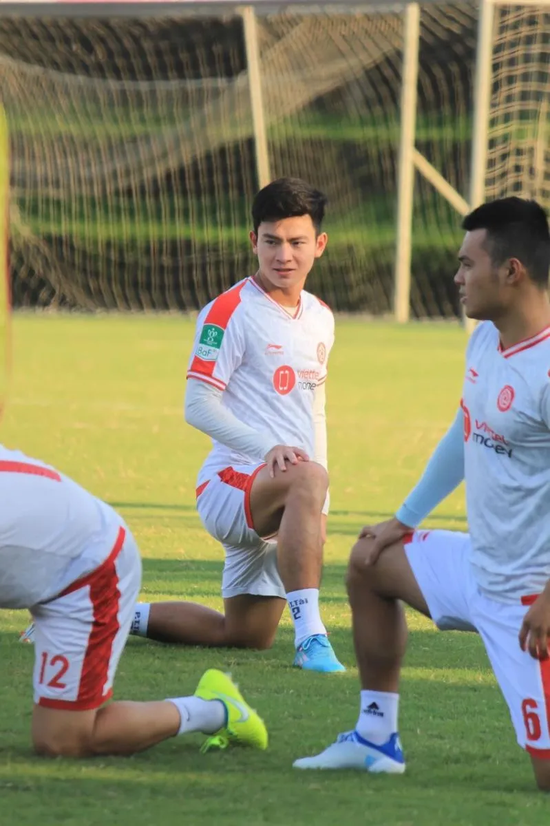 Bài tập khởi động giúp cải thiện khả năng chơi bóng đá và phòng ngừa chấn thương hiệu quả