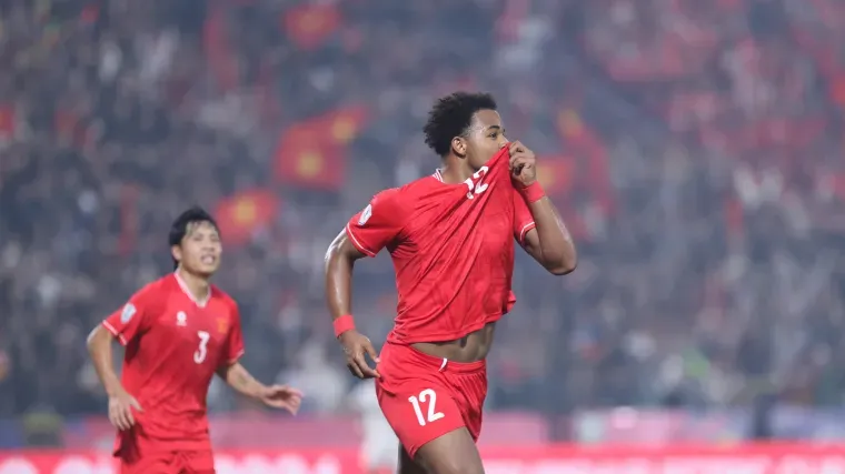 Cầu thủ Việt Nam thi đấu tại AFF Cup với áp lực tổng tỷ số